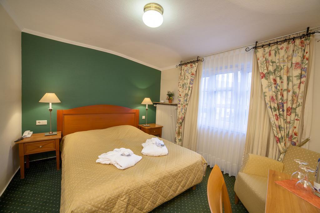 Hotel Zur Post Waldbreitbach Ngoại thất bức ảnh