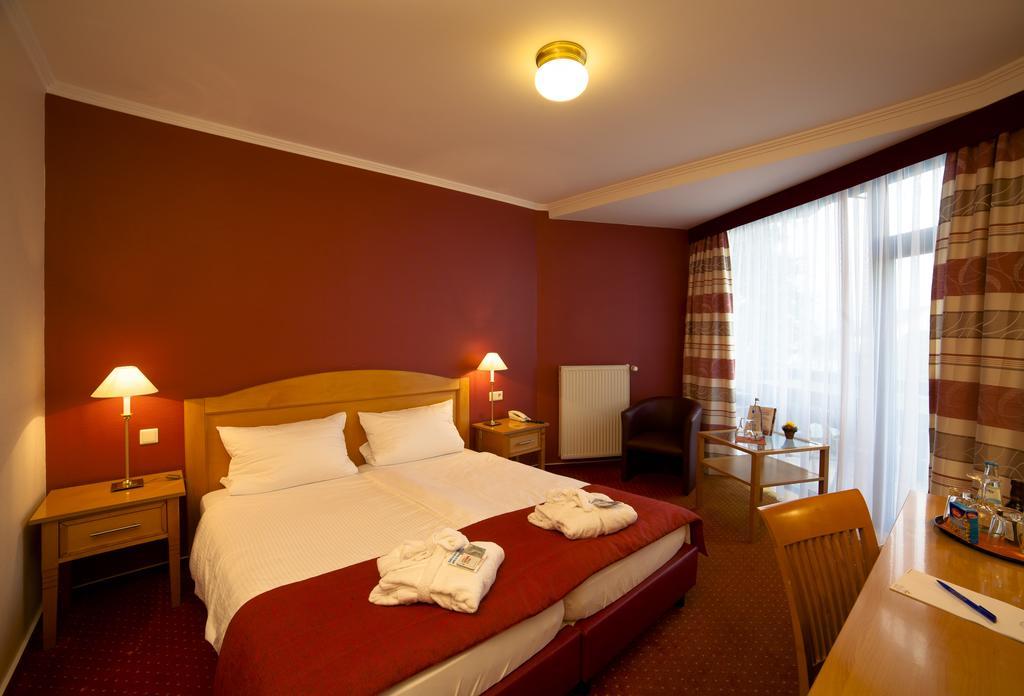 Hotel Zur Post Waldbreitbach Phòng bức ảnh