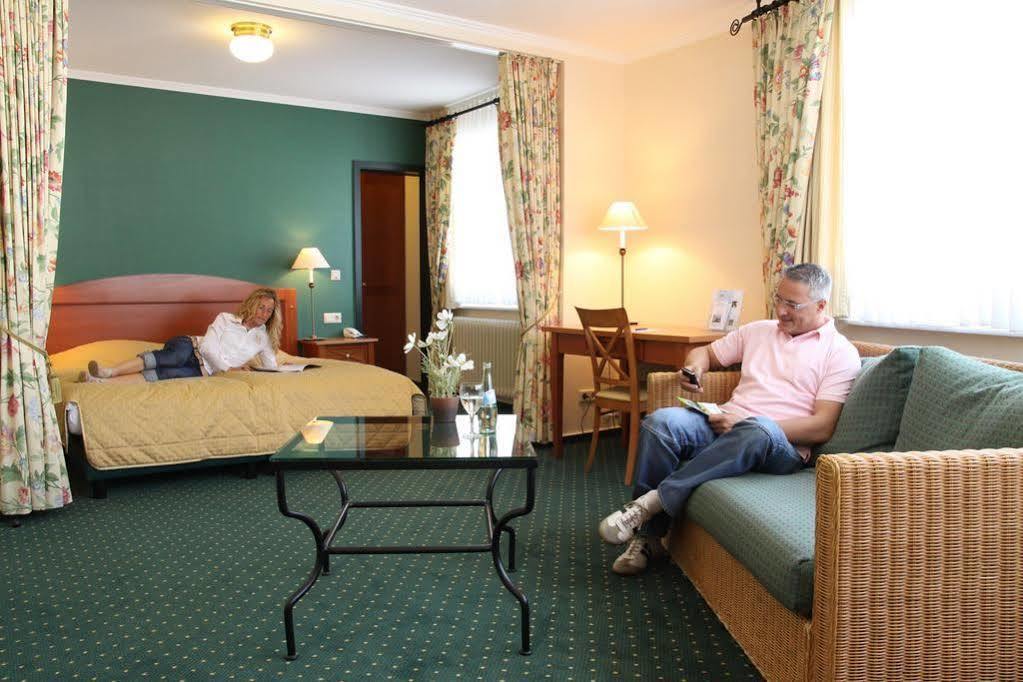 Hotel Zur Post Waldbreitbach Ngoại thất bức ảnh